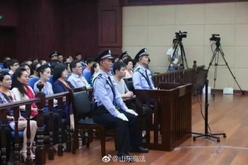 于欢故意伤害案二审庭审现场。 于欢故意伤害案二审庭审现场。